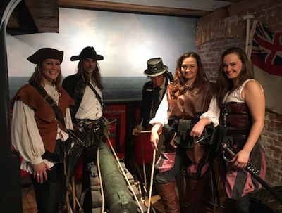 L'équipage de pirates lors du dimanche en famille au Musée maritime international de Hambourg